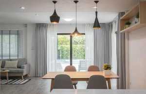 Kết hợp rèm gỗ và vải tại KDC Jamona