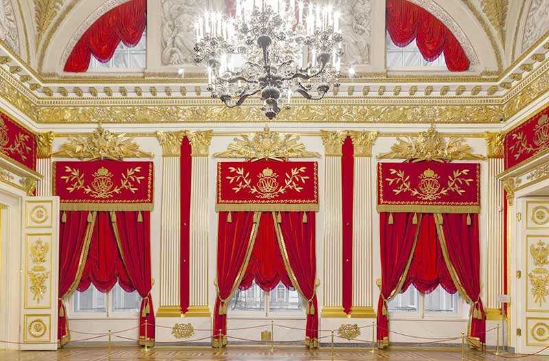 Rèm cung điện Buckingham