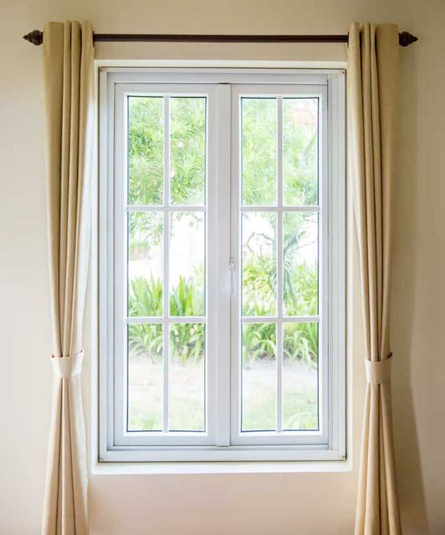Mẫu rèm cửa sổ nhỏ đẹp không chỉ mang lại tính thẩm mỹ cho ngôi nhà của bạn mà còn giúp kiểm soát ánh sáng, giữ ấm và bảo vệ sức khỏe gia đình. Với đa dạng mẫu mã và chất liệu vải, bạn có thể dễ dàng lựa chọn phù hợp với không gian và sở thích cá nhân.
