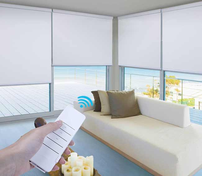 Rèm cuốn điều khiển từ xa thông minh